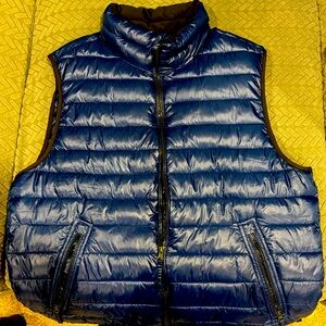 Puffy vest. Light weight men’s American eagle